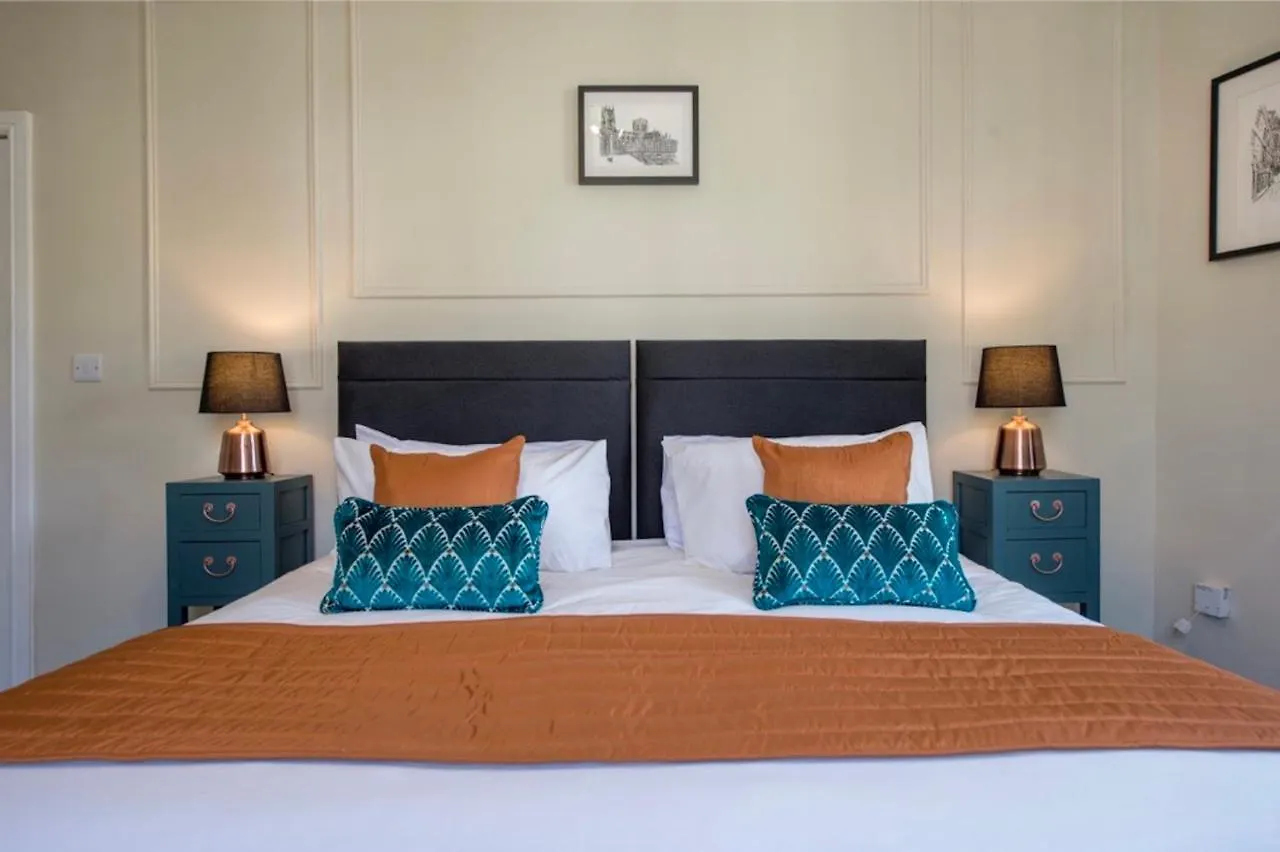 Spencer House Villa York 0*,