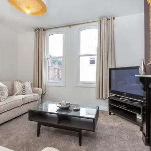 Apartment Portland Street With Free Parking, York